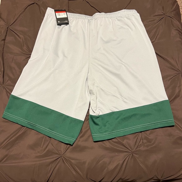 Nike Men’s Breathe Player Shorts - Picture 2 of 2